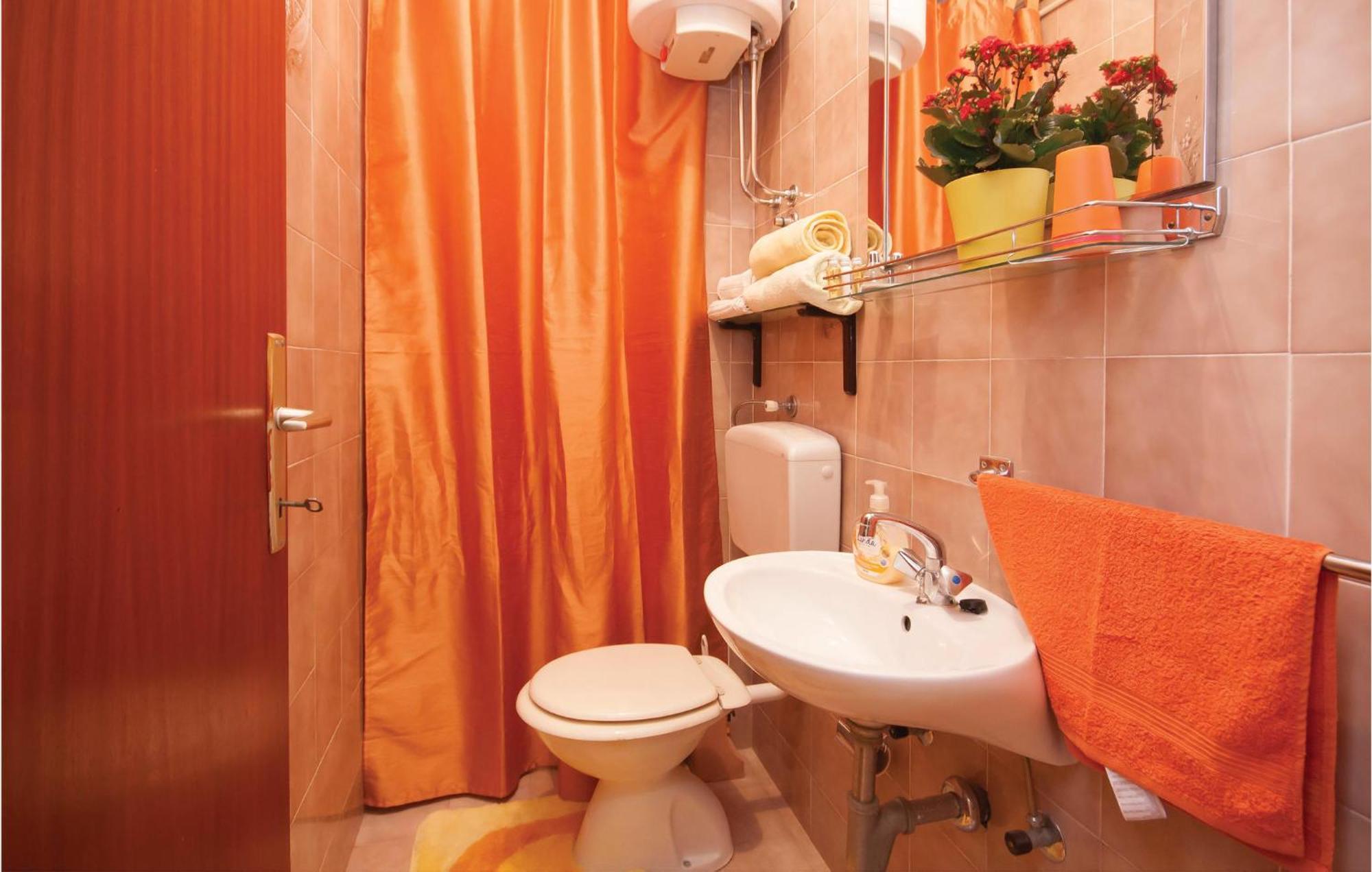 Cozy Apartment In Brodarica With Wifi Zewnętrze zdjęcie