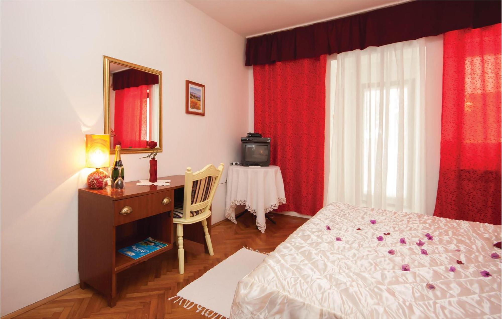 Cozy Apartment In Brodarica With Wifi Zewnętrze zdjęcie
